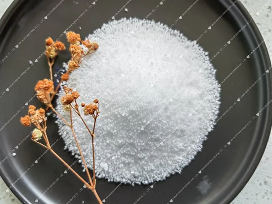 Qualité supérieure/exportation de perles/flocons de soude caustique chaude et de haute pureté 99 % en tant que matière première chimique de base importante CAS No 1310
